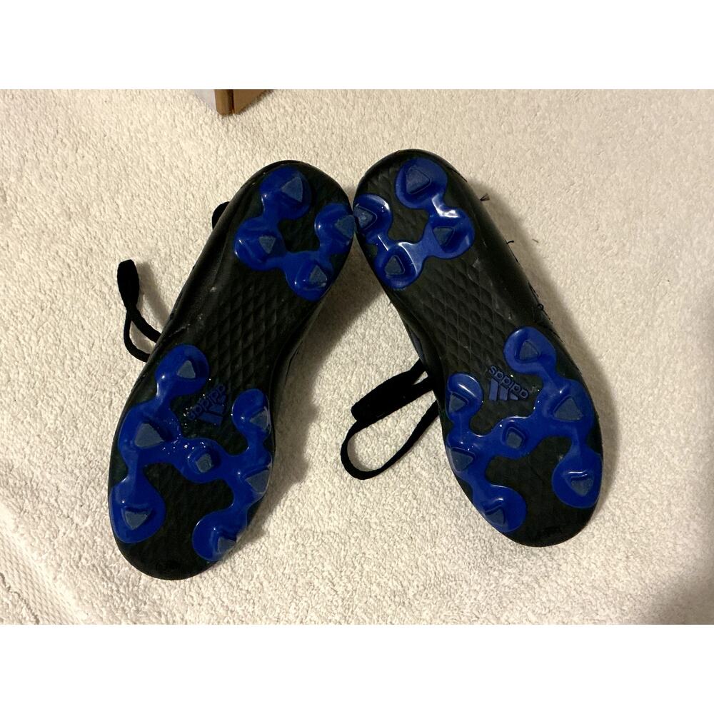 Kids Adidas Goletto VIII Soccer Cleats Size 1 Black and Blue